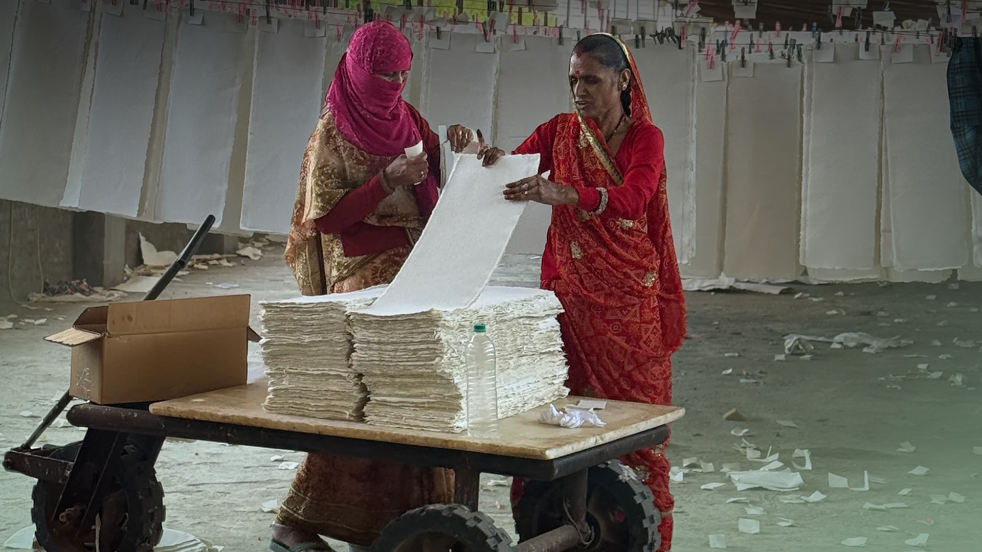 The Art and Sustainability of Handmade Paper: A Natural Touch by Papernest